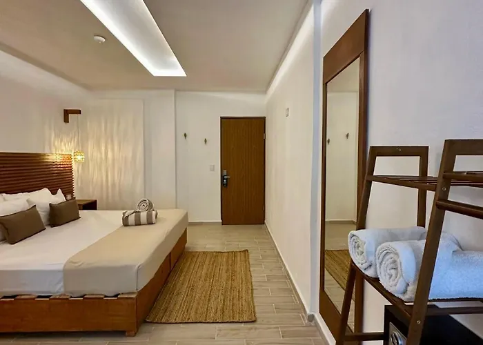 Nomads Party Hotel