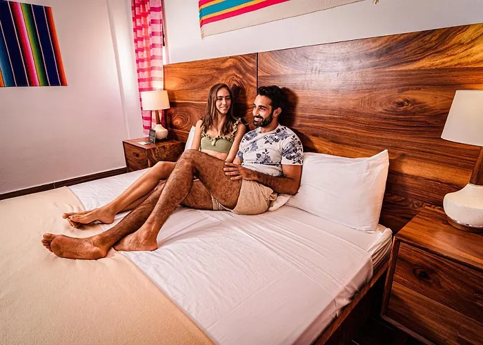 Nomads Party Hotel